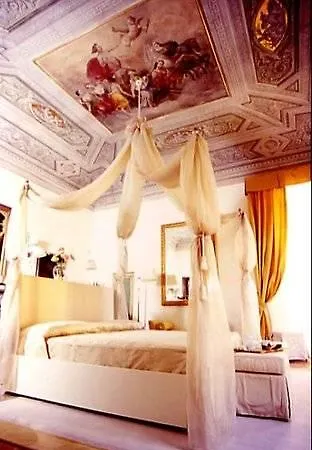 Hotel Executive 4*