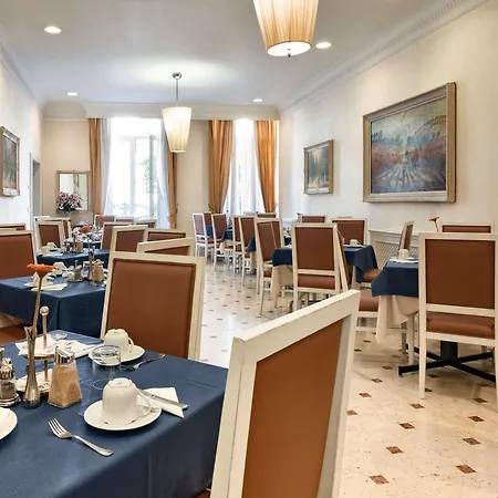 Executive מלון