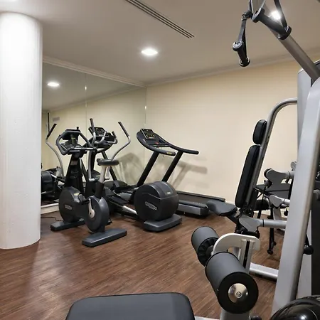 מלון Executive 4*